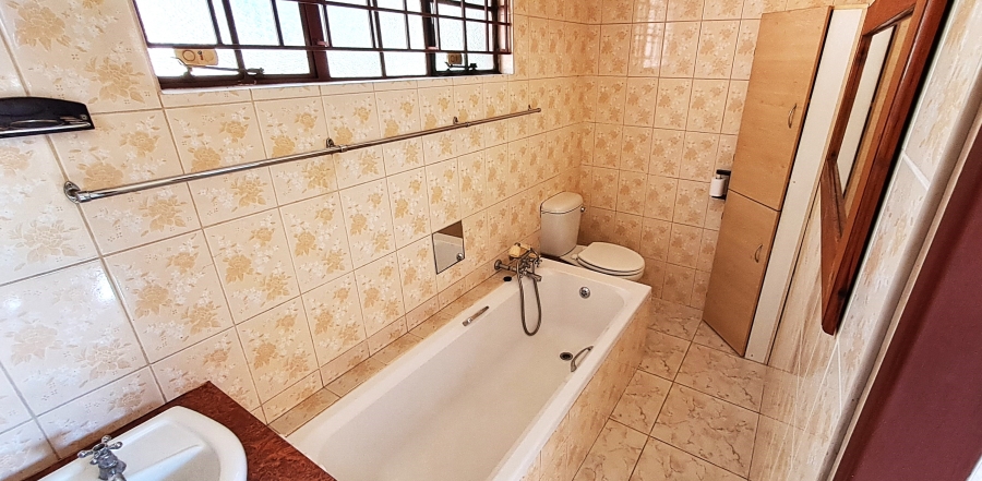 5 Bedroom Property for Sale in Elandsrand North West